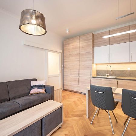 Friendly Apartments In Прага Экстерьер фото