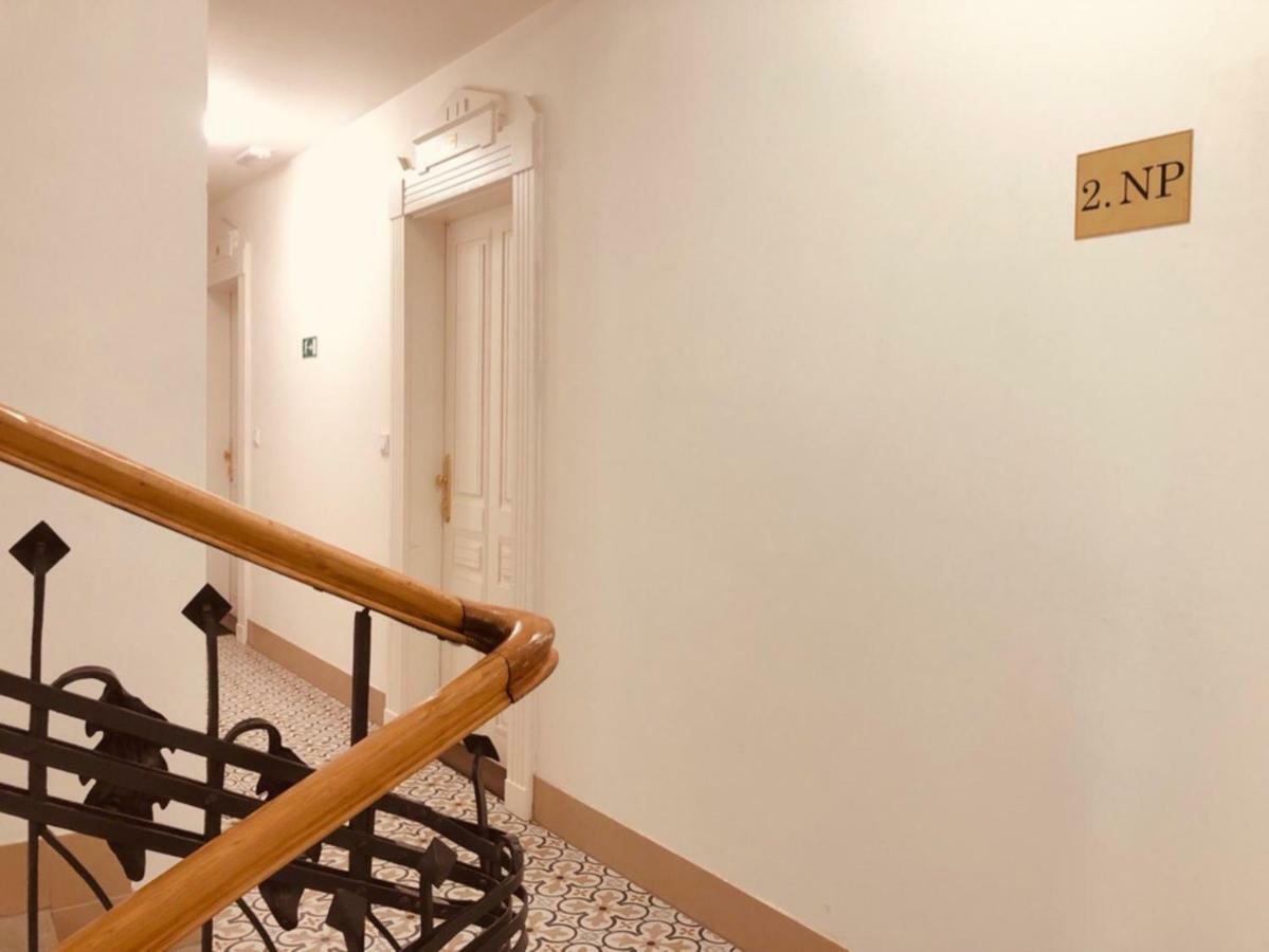 Friendly Apartments In Прага Экстерьер фото