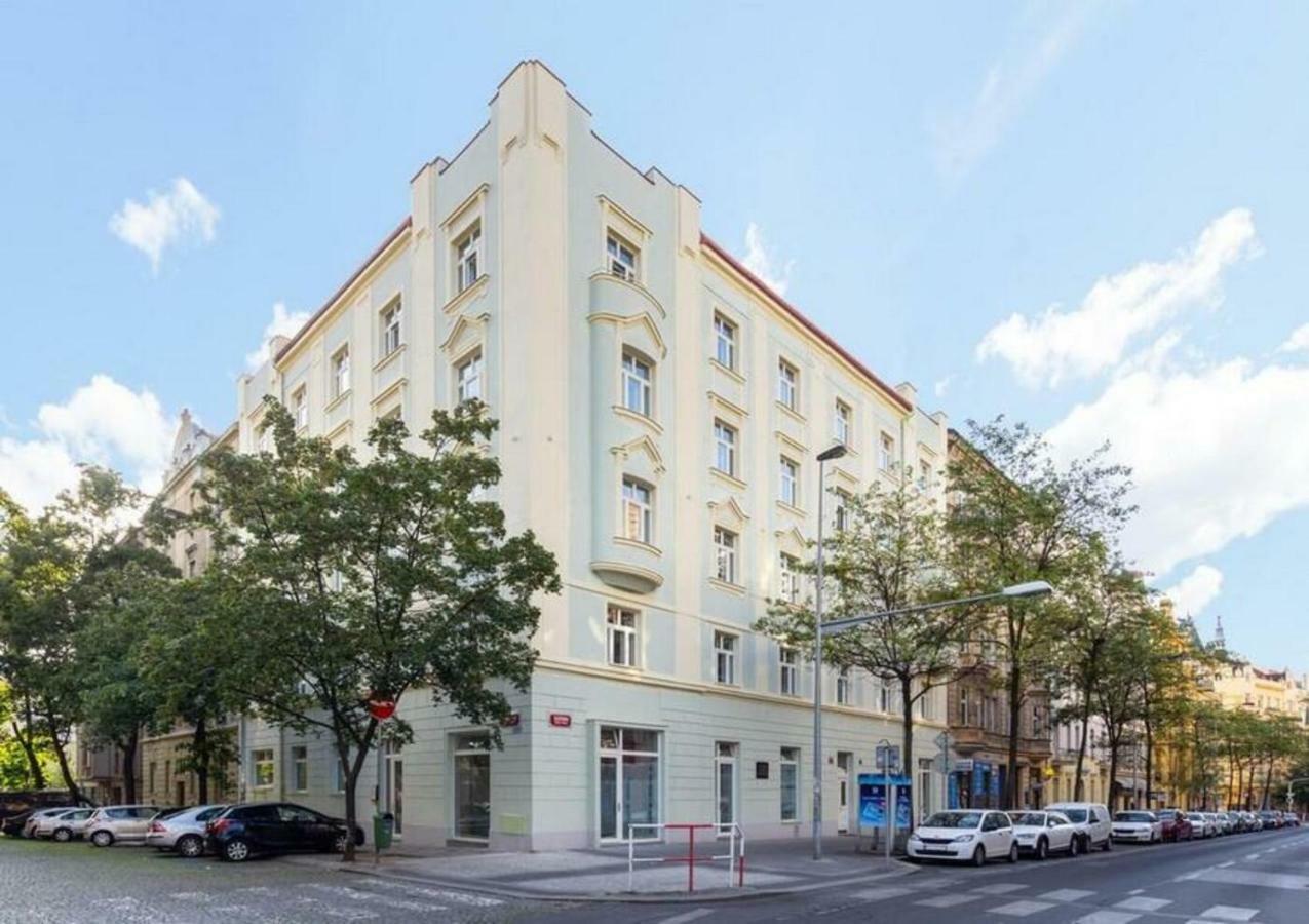 Friendly Apartments In Прага Экстерьер фото
