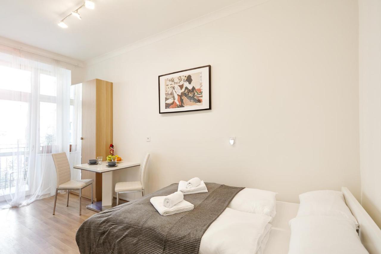 Friendly Apartments In Прага Экстерьер фото