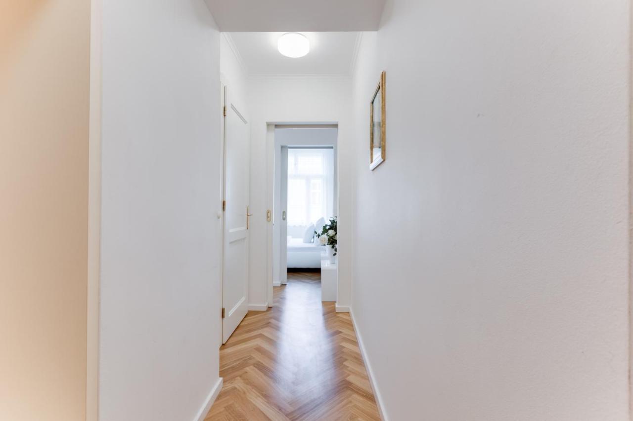 Friendly Apartments In Прага Экстерьер фото
