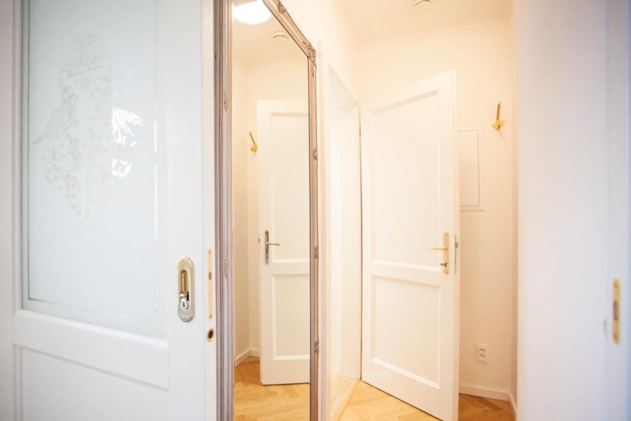 Friendly Apartments In Прага Экстерьер фото
