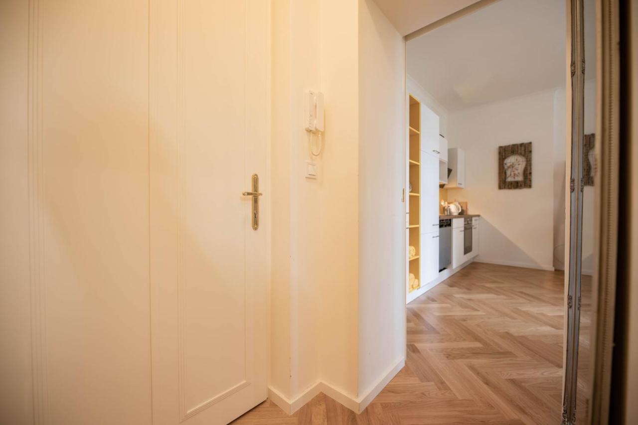 Friendly Apartments In Прага Экстерьер фото