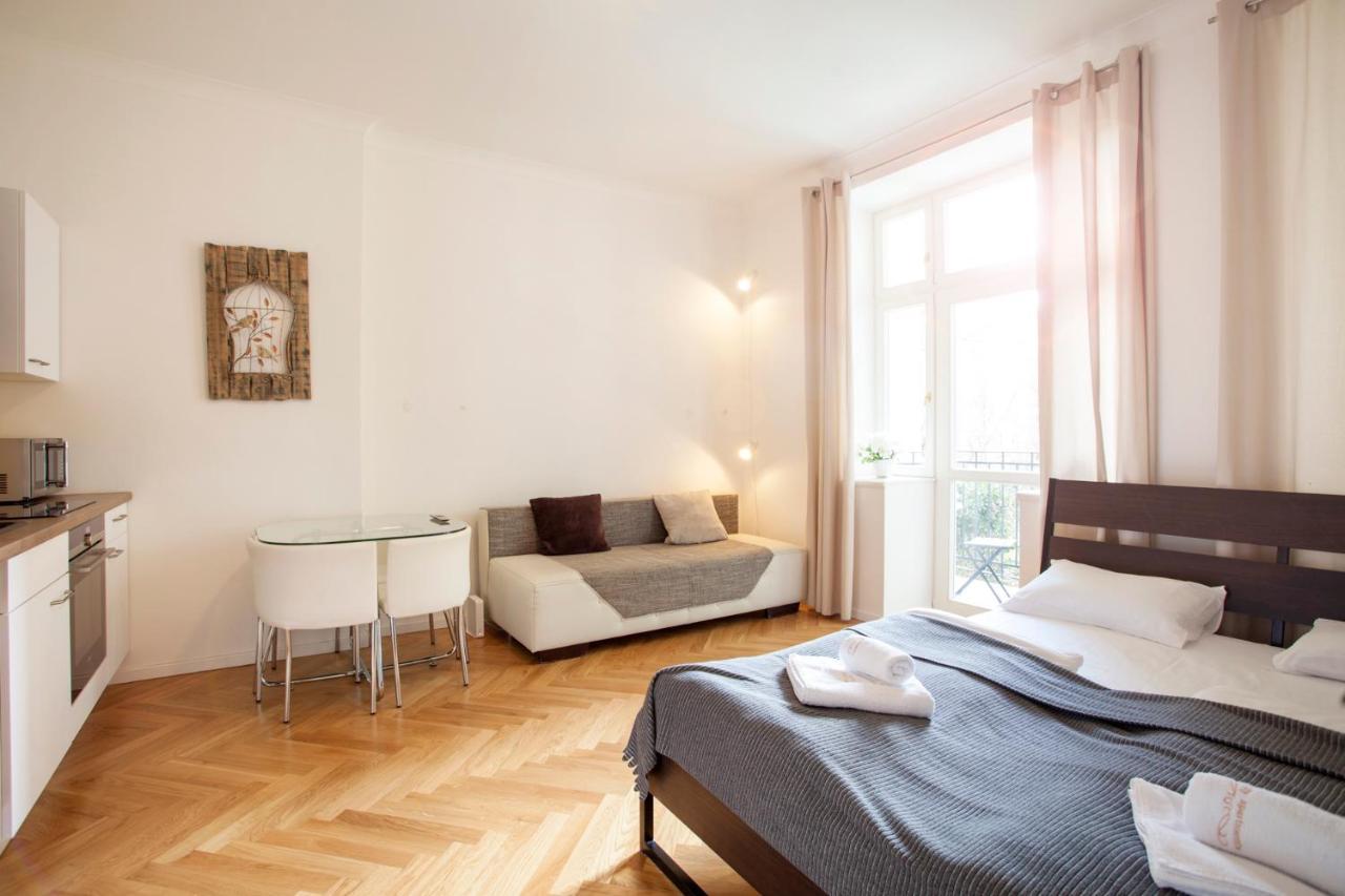Friendly Apartments In Прага Экстерьер фото